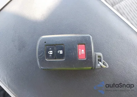 2017 Toyota Prius V Two из США, поврежденный, VIN JTDZN3EU7HJ066007